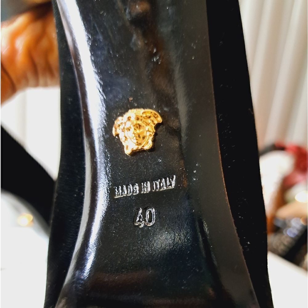 Versace - Picture 12 of 16